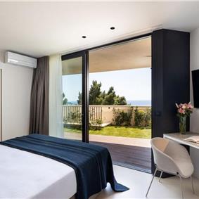 6 Bedroom Villa with Heated Infinity Pool and Sea Views in Dubrovnik, Sleeps 12